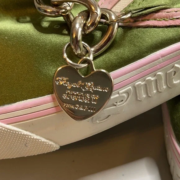 Juicy Couture green satin w/pink trim slip on shoe - Picture 9 of 11
